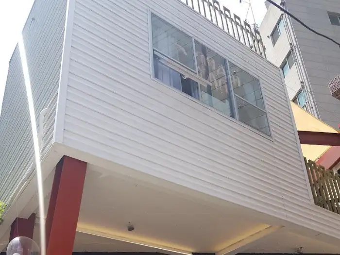 카페 외관 디테일