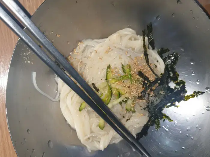 물국수 한 그릇