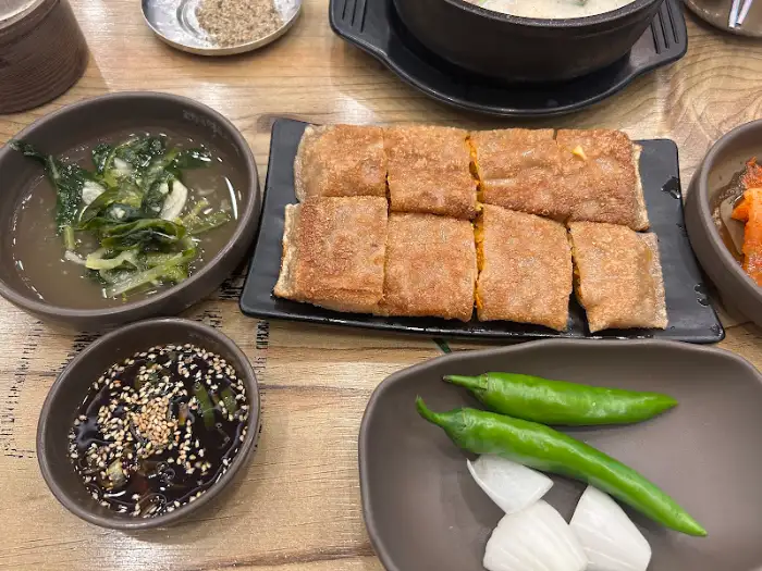 메밀전병과 곁들임 반찬