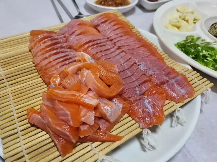 신선한 송어회
