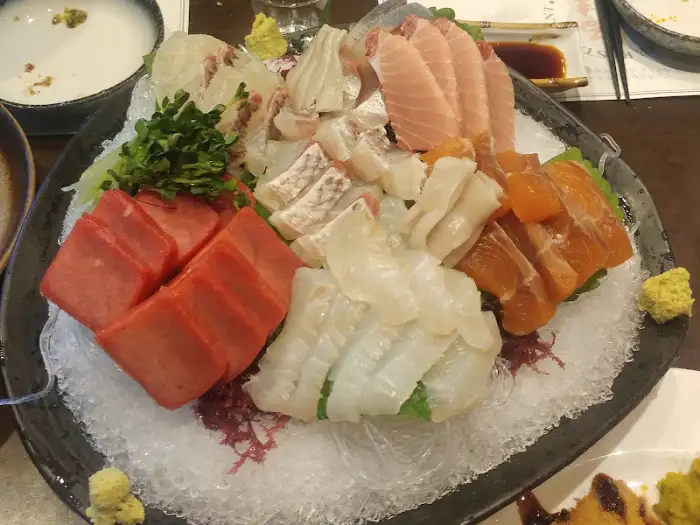 신선한 모듬 생선회