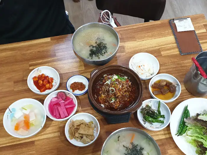 테이블 전체 차림