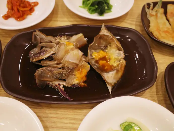 누룽지와 밑반찬들의 조화