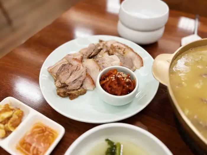 대궐막국수 수육