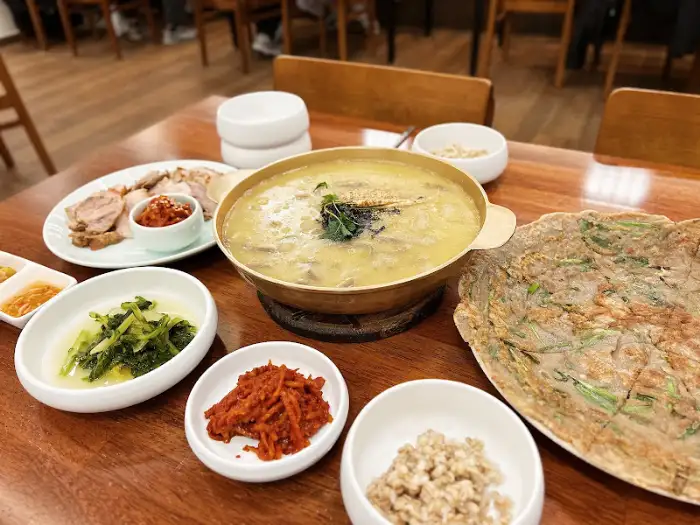 대궐막국수 한상차림