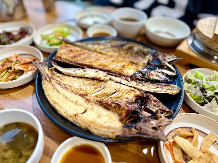 돌솥밥과 반찬