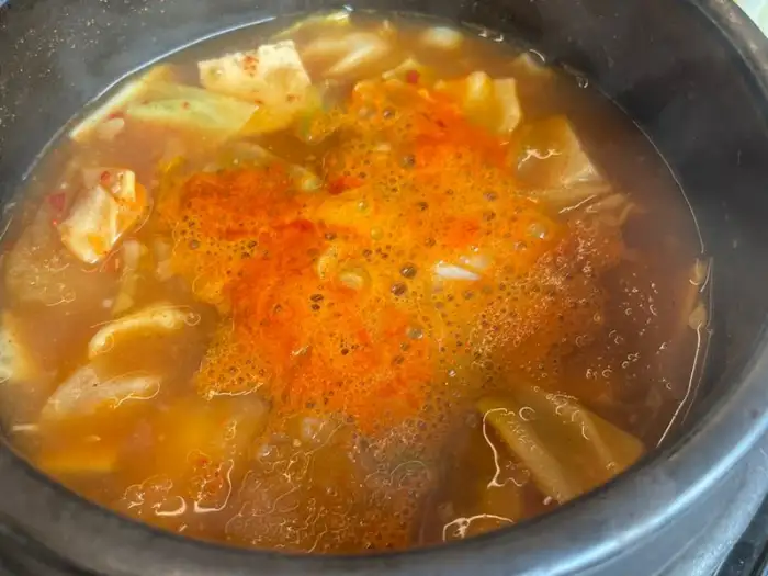 맛있게 끓고 있는 된장찌개