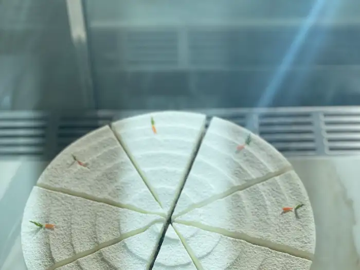 조각난 당근 케이크