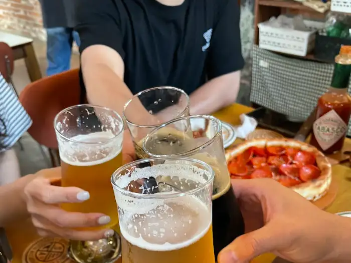 맥주 잔 건배