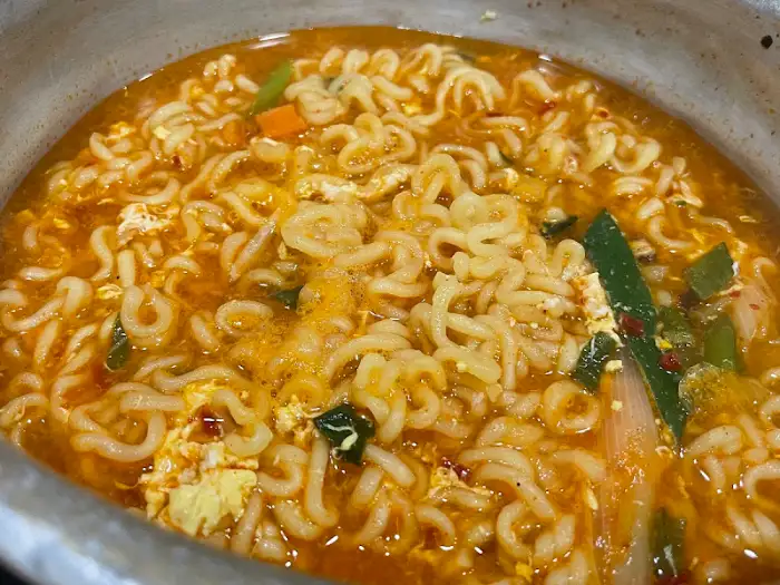 뜨끈한 라면 국물