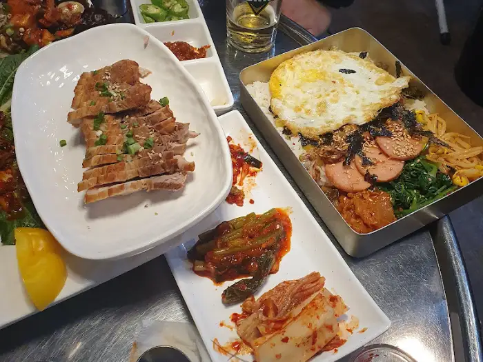 맛있게 구워진 삼겹살