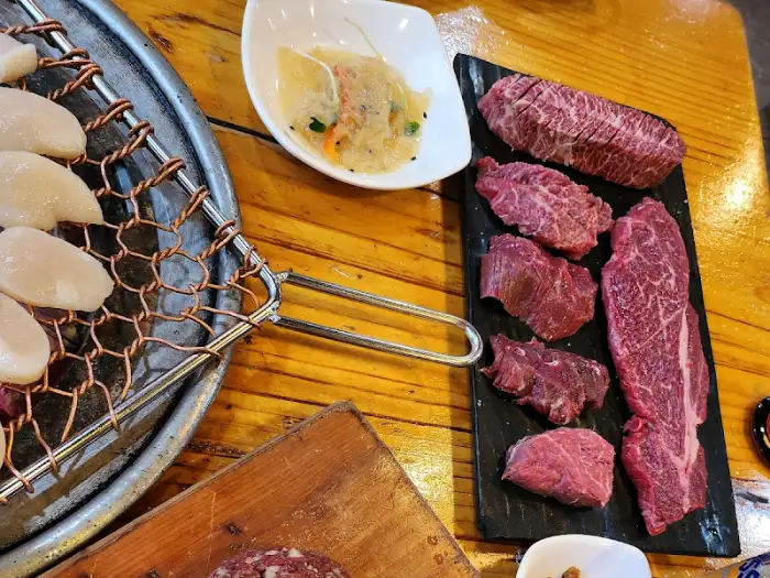 점심 특선 메뉴 구성