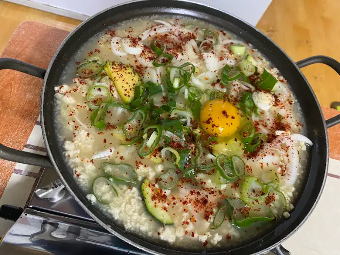 몽글몽글한 순두부 찌개