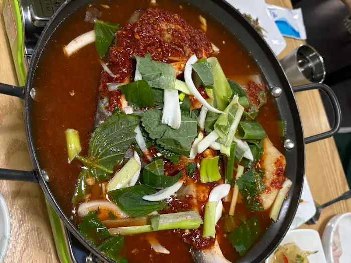 푸짐하게 끓여진 덕자 조림