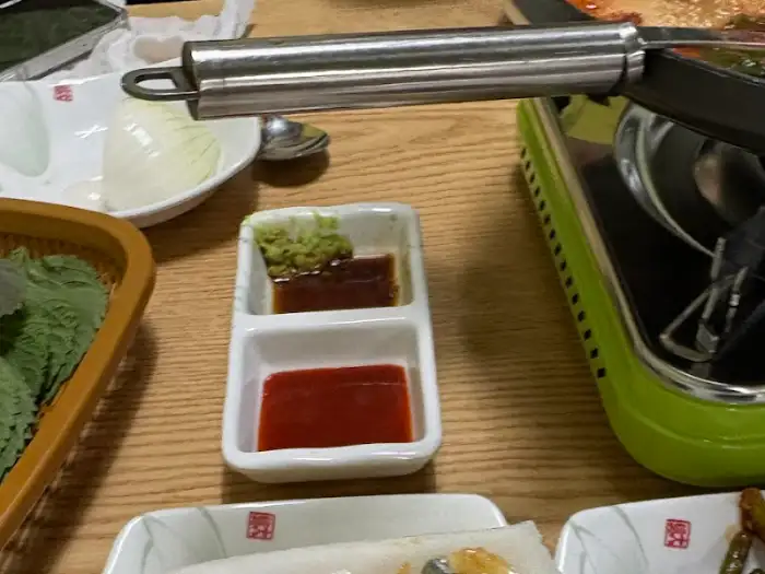 쌈 채소와 곁들임 소스