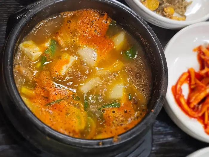 보글보글 끓고 있는 된장찌개