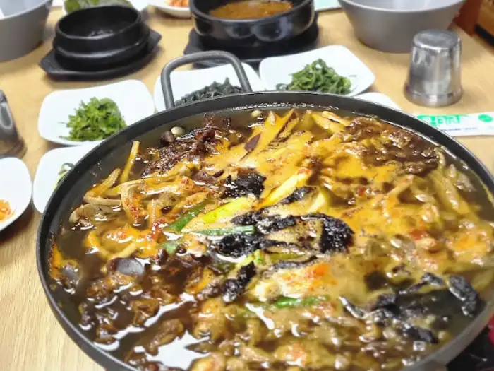 산채정식에 함께 나온 국물 요리