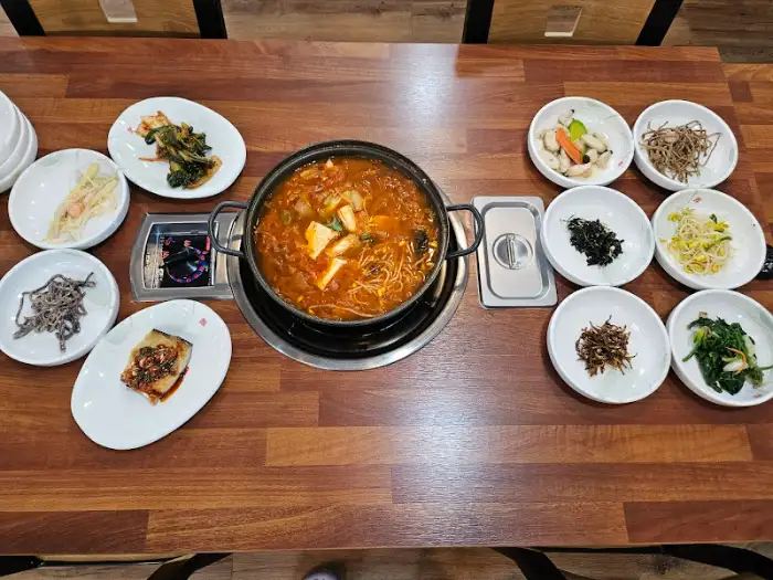 푸짐한 백반 한 상 차림