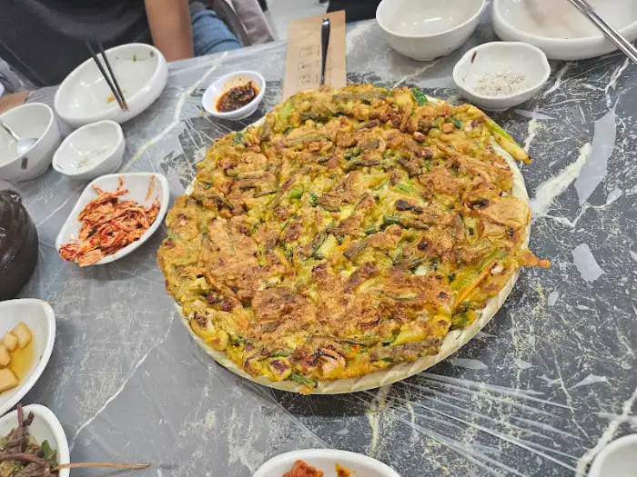 두껍지만 바삭한 파전