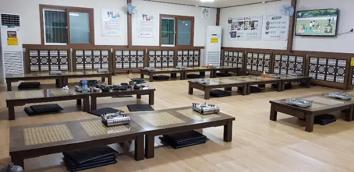 포순이 간판이 내부 테이블