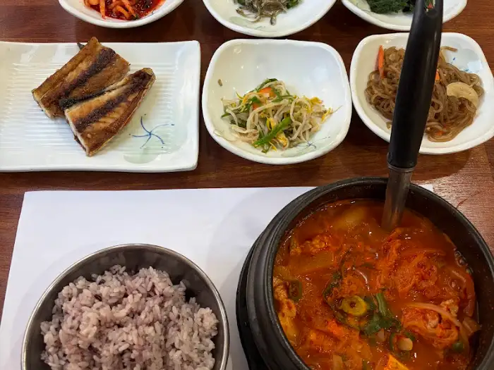 남도 정식 밥과 김치찌개