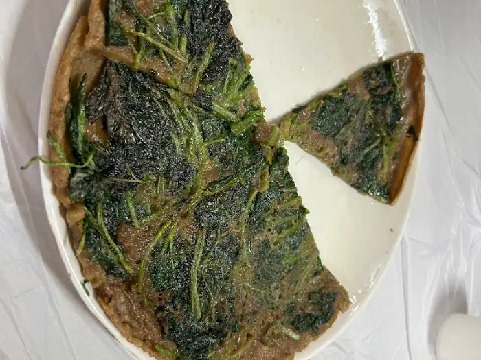 채소가 듬뿍 올라간 도토리전