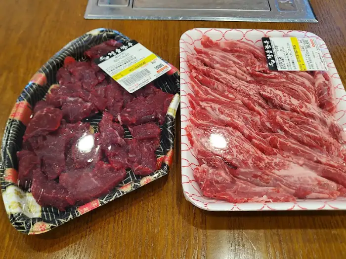 신선한 한우 생고기와 갈빗살 포장
