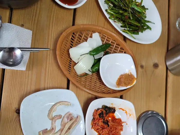밑반찬과 곁들임 메뉴