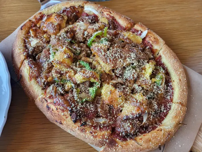맛있게 구워진 비건 피자