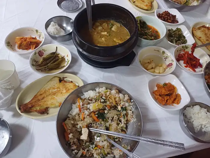 청국장과 밥, 반찬들