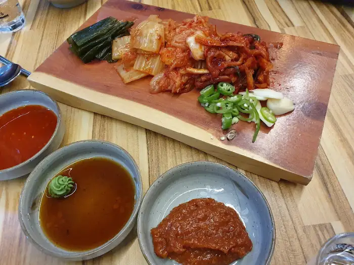 밑반찬 플레이팅