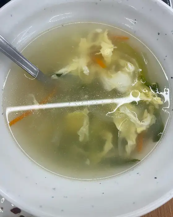 낙지볶음과 함께 나온 계란국