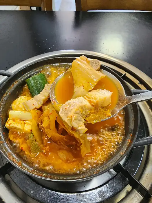 김치찌개의 푸짐한 건더기
