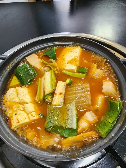 김치찌개의 다양한 재료들