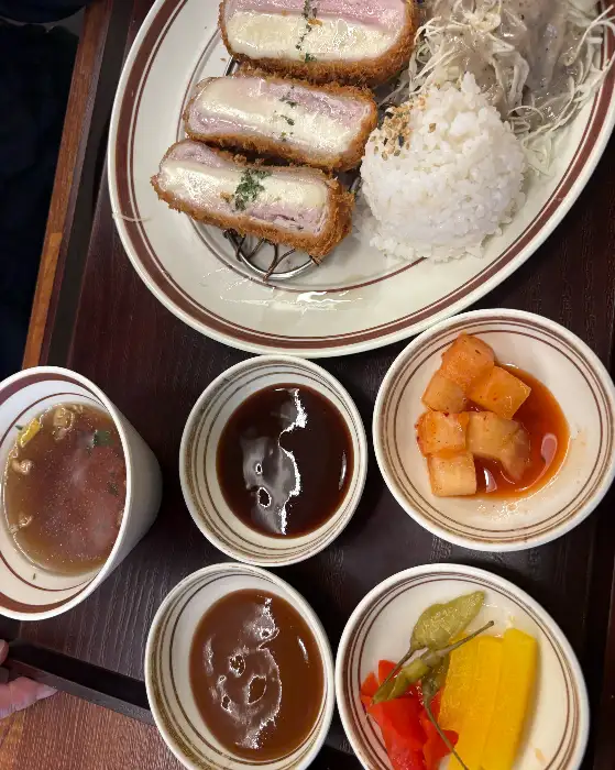 치즈가 듬뿍 들어간 돈까스