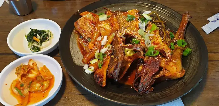 코다리조림과 곁들임 반찬