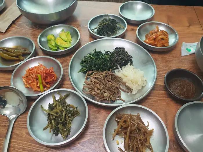 테이블 세팅 및 메뉴판