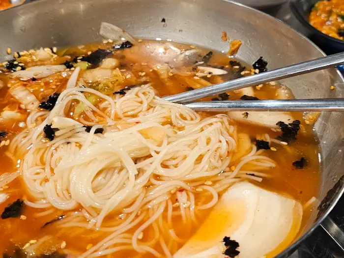 푸짐한 멸치국수