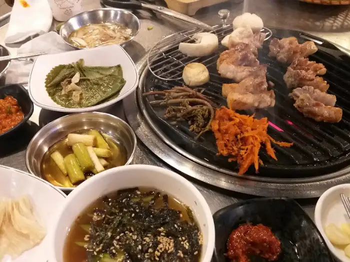 상차림 전체 모습