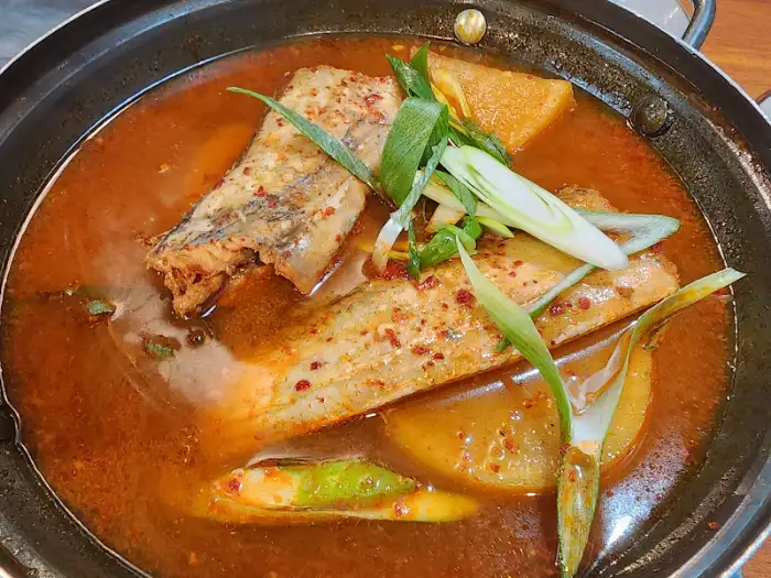 찬스카페 칼치정식 요리