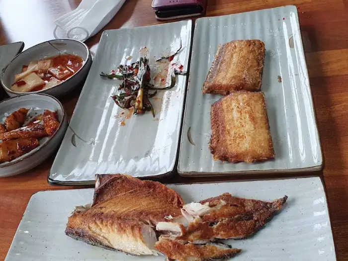 찬스카페 칼치 요리 일부