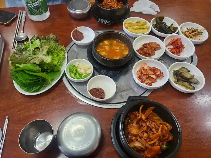 밑반찬들