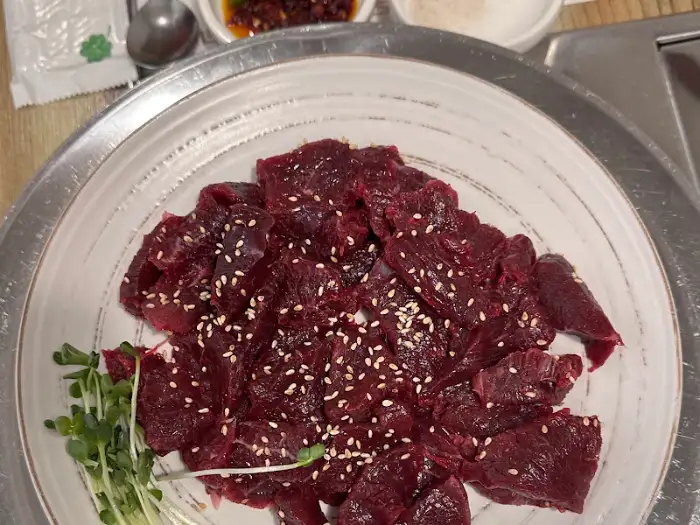 뭉티기와 곁들임