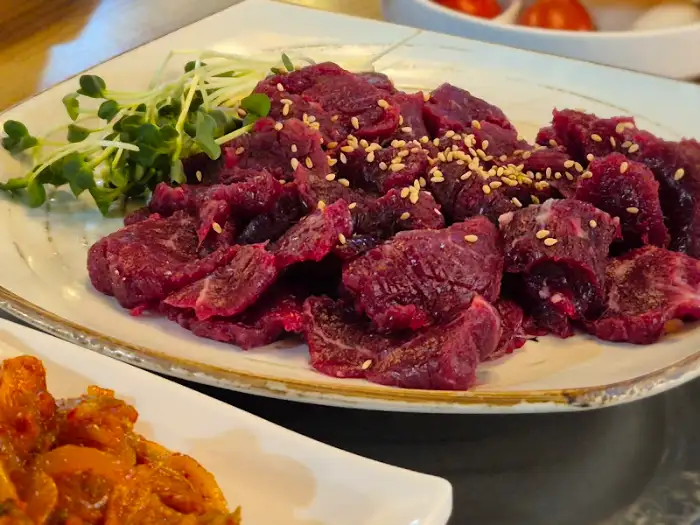 신선한 뭉티기