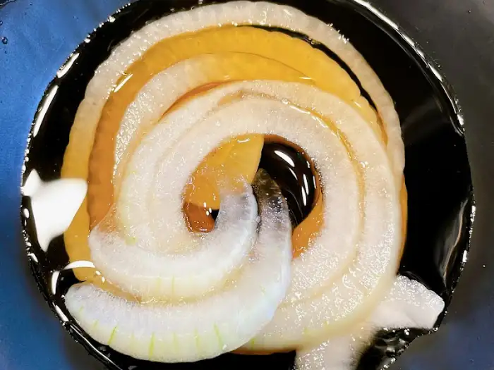 닭갈비와 함께 곁들이는 양파 절임