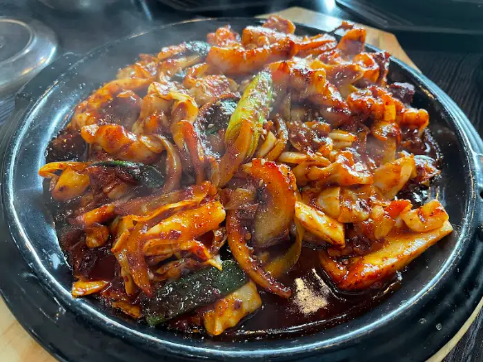 매콤한 오징어볶음