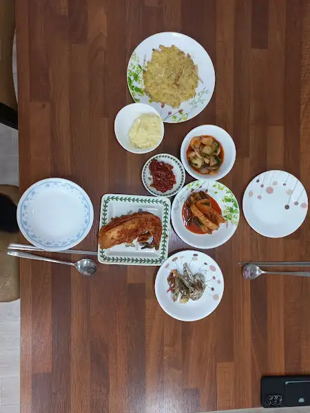다양한 반찬 모습