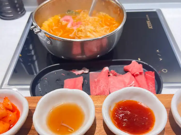 식사 공간의 전반적인 모습