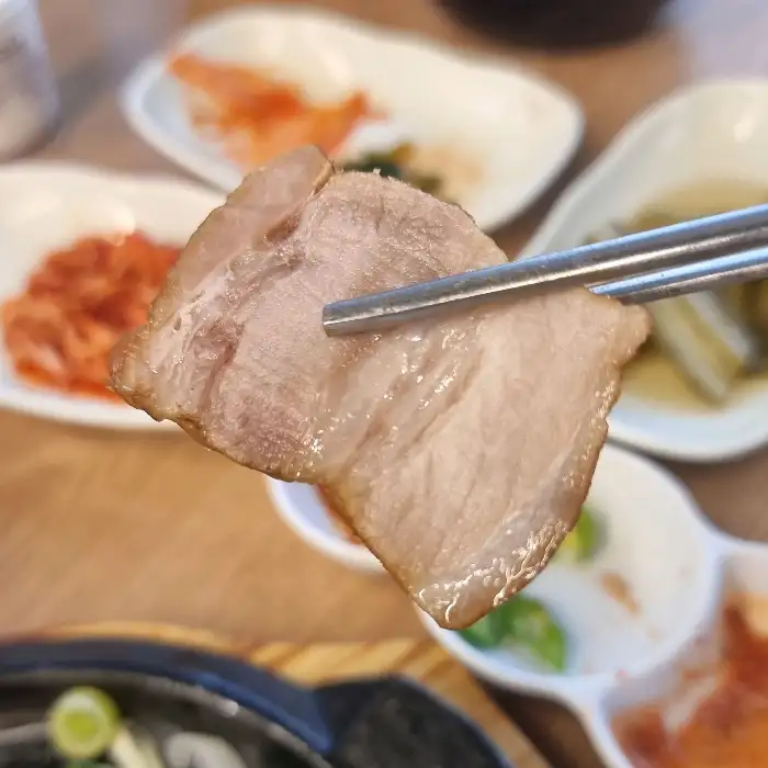 보리밥과 곁들임 반찬