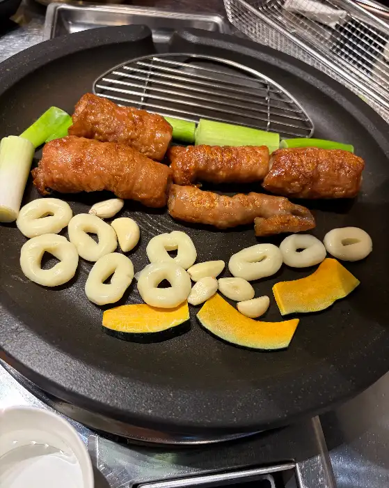 막창과 함께 굽는 곁들임 재료들